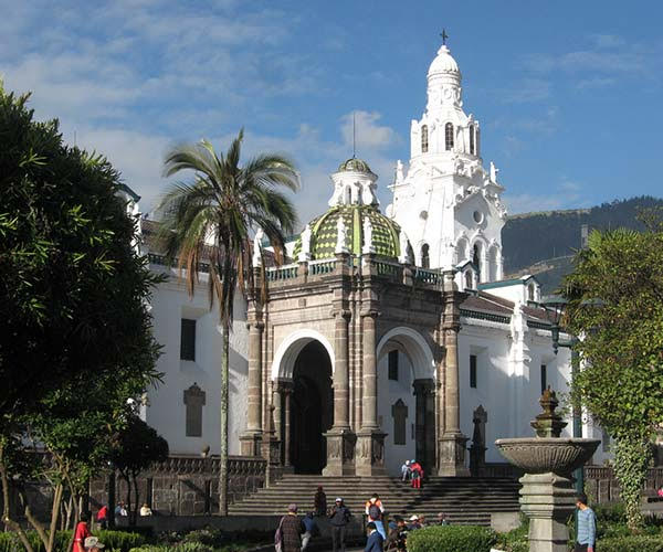 Street of the 7 crosses in Quito