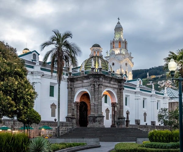 What to find in the Plaza Grande of Quito